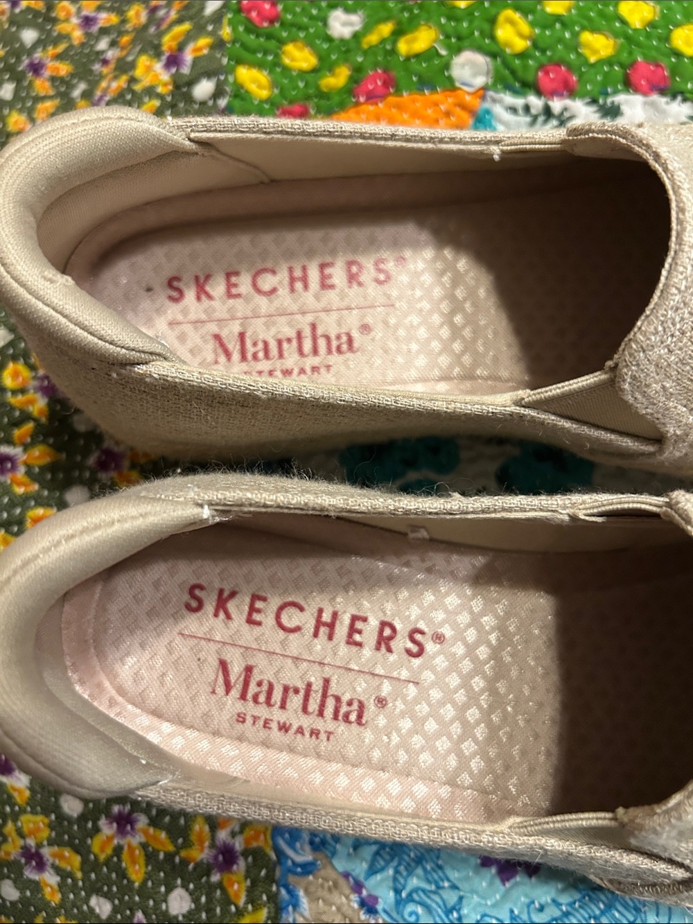 Skechers Martha Slip-On Espadrille in Neutral Beige Canvas upper. Sz 8 - Picture 2 of 10